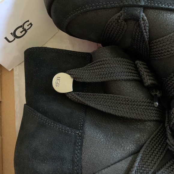 UGG CLASSIC FEMME LACE-UP BOOTS - Picture 7 of 8